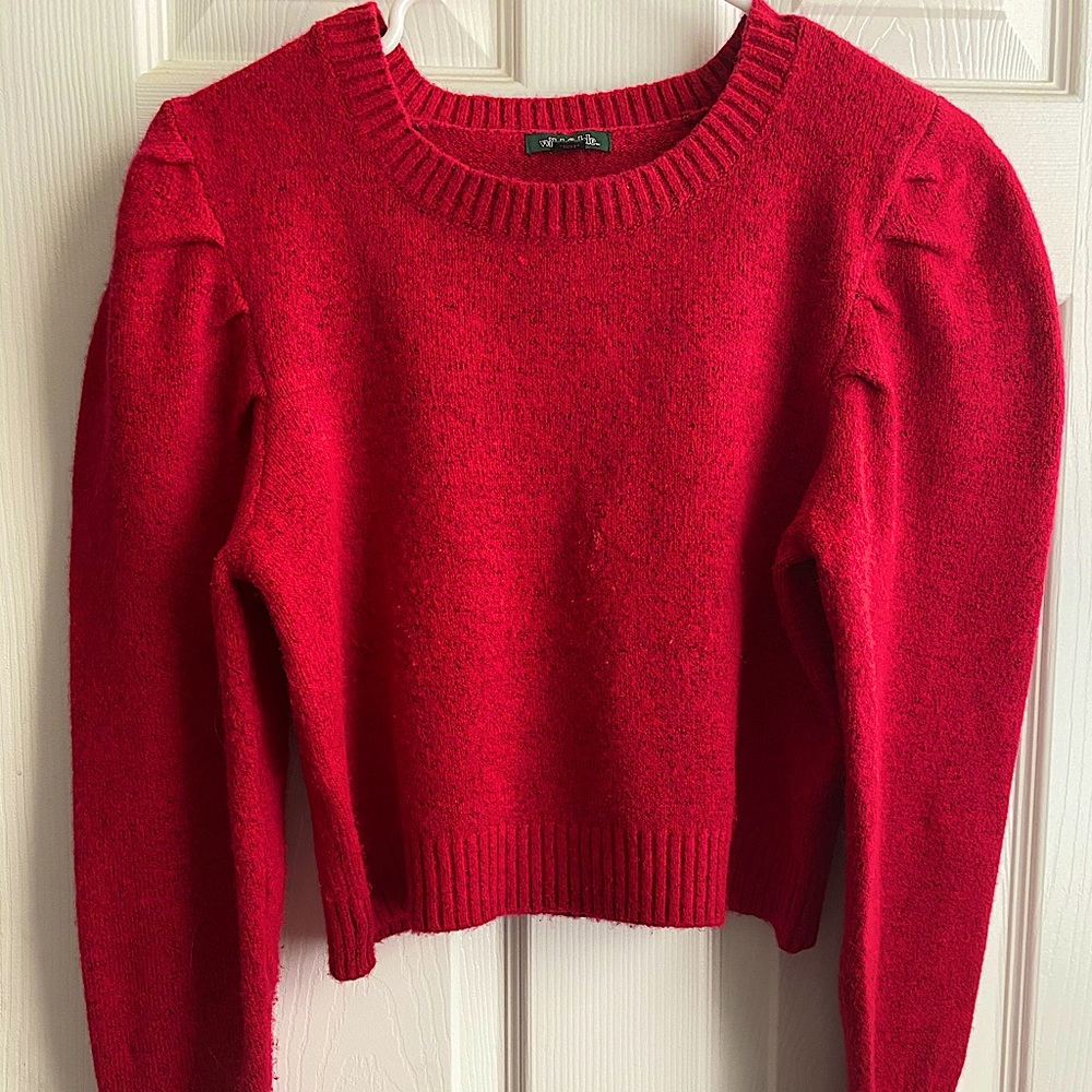 Puffy cropped sweater